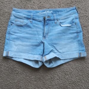 Universal Thread Midrise shorts